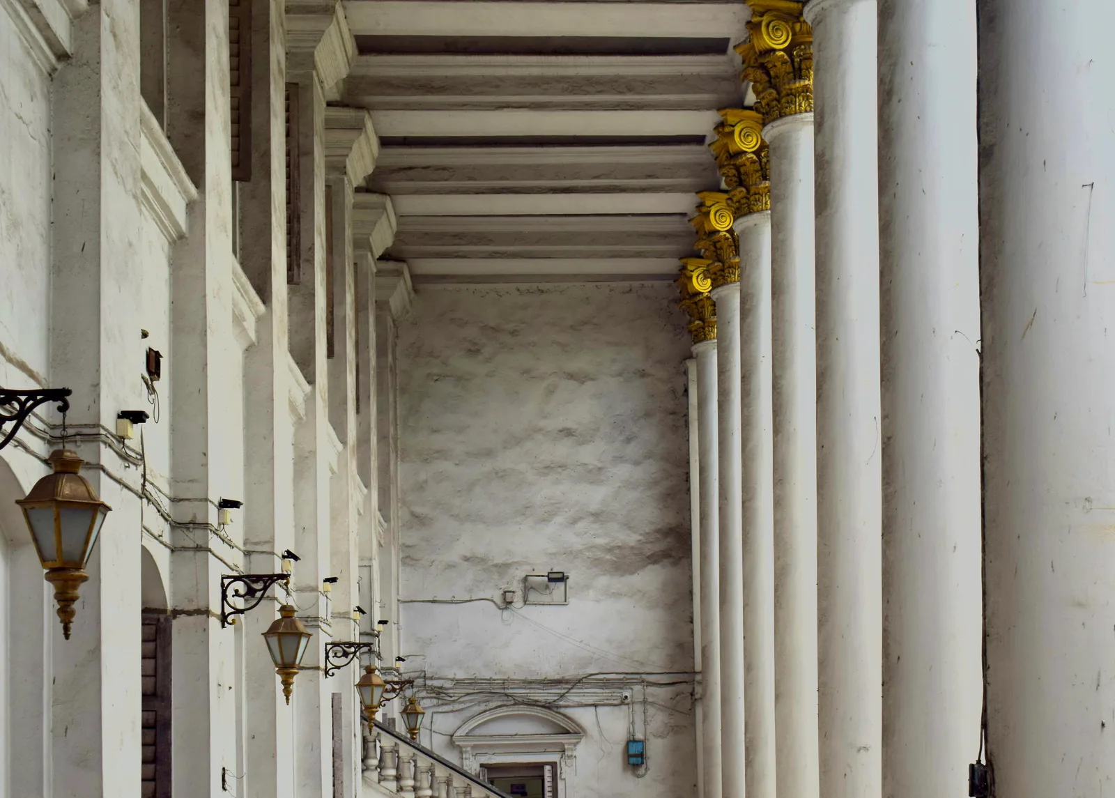 Colonnaded verandah at the GPO, Kolkata