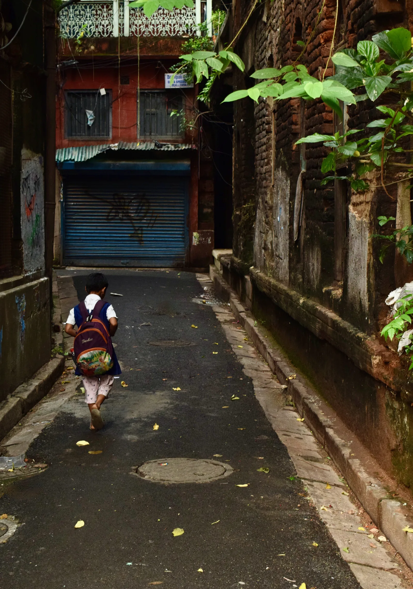School child in North Kolkata lane heritage walk
